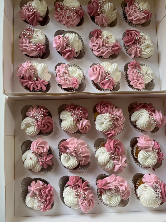 Cupcakes y mini tarta